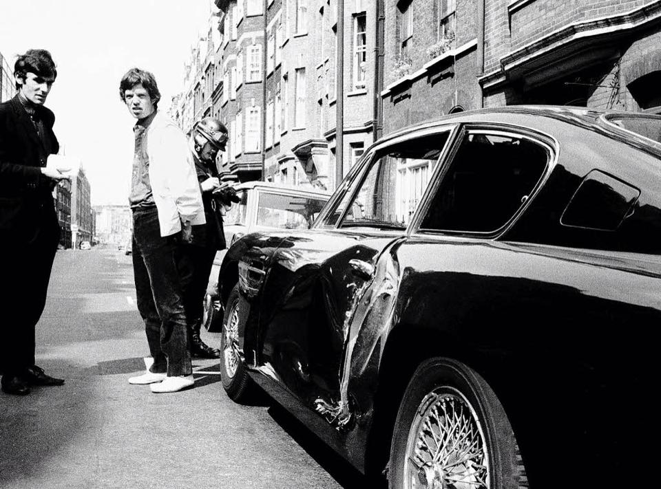 Mick Jagger & his snazzy Aston DB6 (1966)4